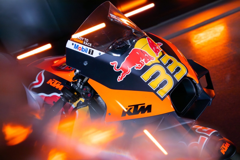 KTM-RCaKTM RC16 2025 MotoGP16-Red-Bull-Tech3-Binder-Acosta-Bastianini-Vinales-2025-prezentacja-39