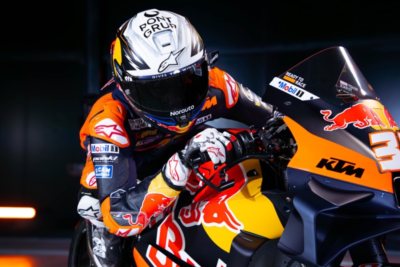 Pedro-Acosta-Red-Bull-KTM-Factory-Racing-2025-prezentacja-5aRed Bull KTM MotoGP 2025 – Brad Binder, Pedro Acosta, Enea Bastianini, Maverick Viñales