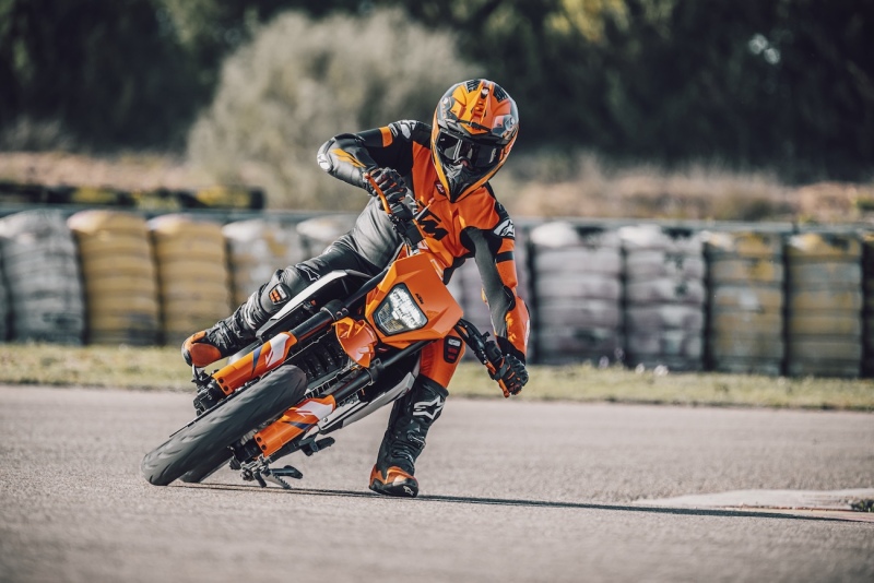 KTM 390 SMC-R