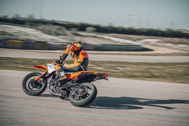 KTM 390 SMC-R