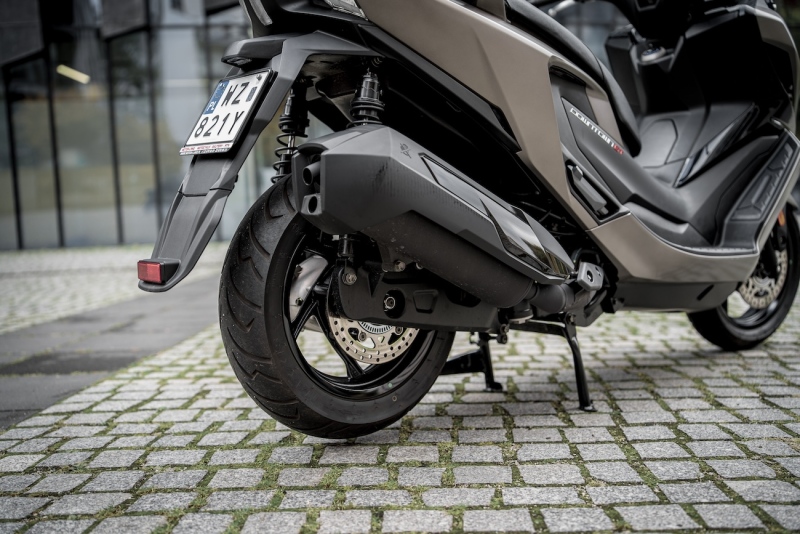 Kymco-Downtown-350i-fot-Michal-Farbiszewski-15