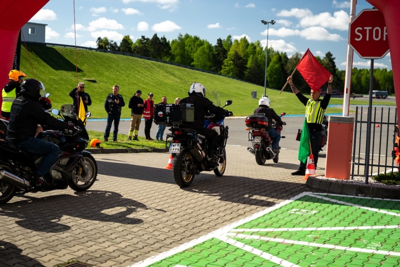 Mazowieckie-Rozpoczecie-Sezonu-Motocyklowego-2025-fot-Mateusz-Debiec-25