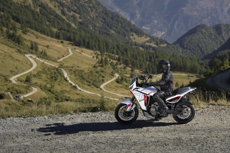 Moto-Morini-X-Cape-1200-akcja-13