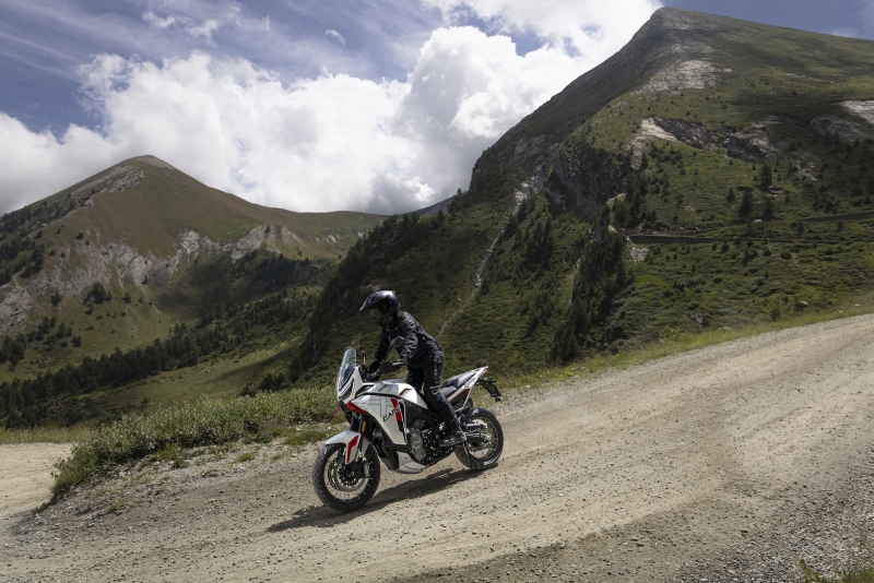 Moto-Morini-X-Cape-1200-akcja-18