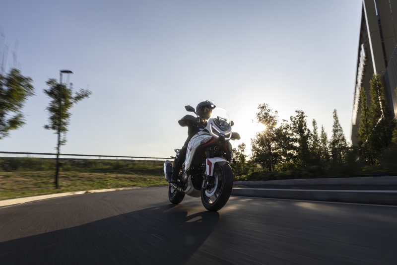 Moto-Morini-X-Cape-1200-akcja-5