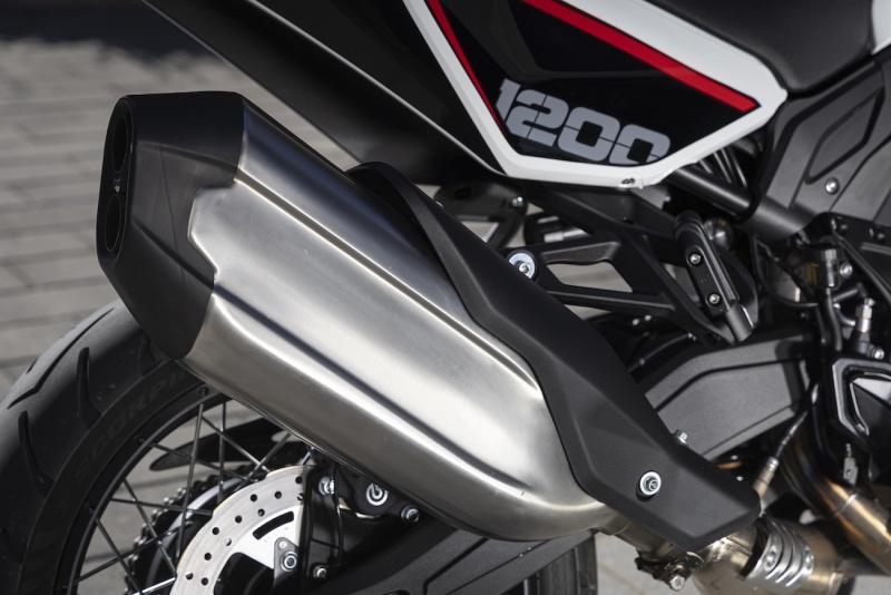 Moto-Morini-X-Cape-1200-detale-17