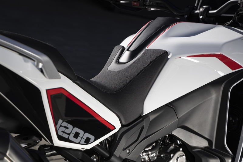 Moto-Morini-X-Cape-1200-detale-18