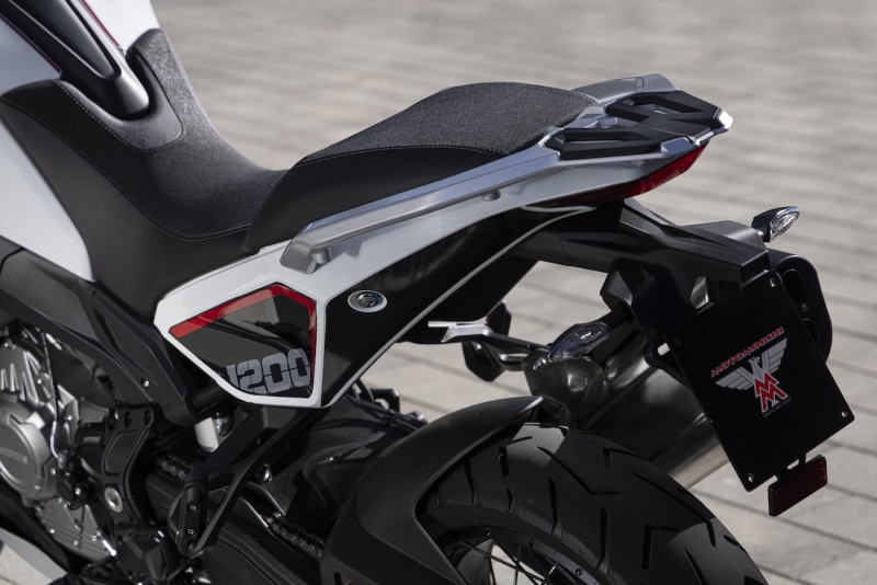 Moto-Morini-X-Cape-1200-detale-27