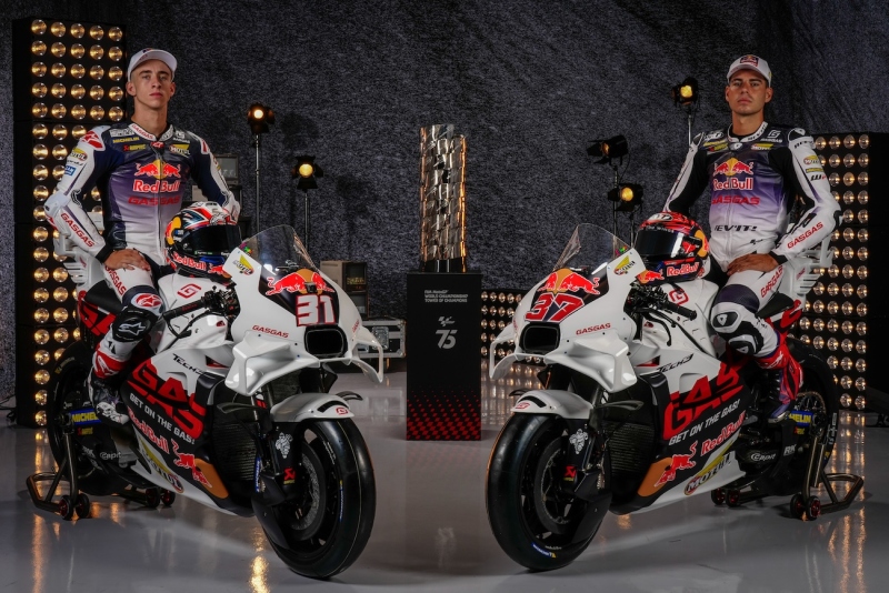 motogp-silverstone-gp-wielkiej-brytanii-2024-specjalne-malowanie-gasgas-red-bull-acosta-fernandez-2