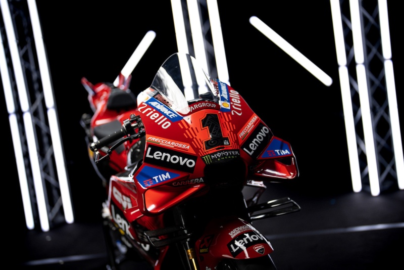 Ducati-Desmosedici-GP24-MotoGP-Bagnaia-Bastianini-prezentacja-2024-2