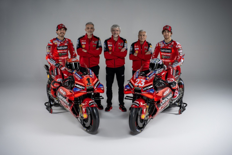 Pecco-Bagnaia-i-Enea-Bastianini-prezentacja-Ducati-MotoGP-2024-2