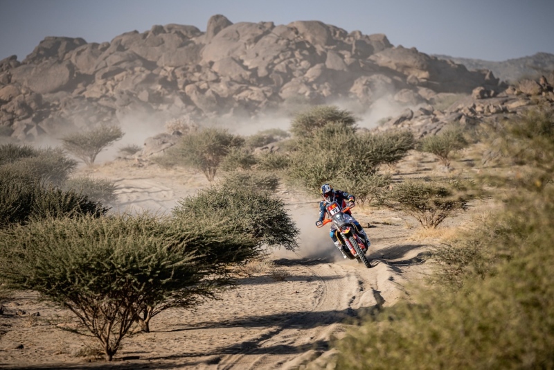 Edgar Canet (ESP) of BAS World KTM Racing Team races during stage 01 of Rally Dakar 2025 in Bisha, Saudi Arabia on January 04, 2025. // Marcelo Maragni / Red Bull Content Pool // SI202501040026 // Usage for editorial use only //