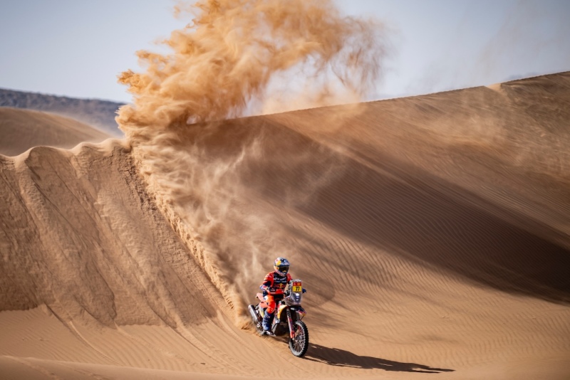 Luciano Benavides (ARG) of Red Bull KTM Factory Team races during stage 02 of Rally Dakar 2025 in Bisha, Saudi Arabia on January 05, 2025. // Marcelo Maragni / Red Bull Content Pool // SI202501050011 // Usage for editorial use only //