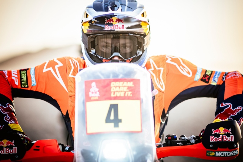 Daniel Sanders (AUS) of Red Bull KTM Factory Racing is seen at the start line of stage 03 of Rally Dakar 2025 from Bisha to Al Henakiyah, Saudi Arabia on January 07, 2025. // Marcelo Maragni / Red Bull Content Pool // SI202501070773 // Usage for editorial use only //