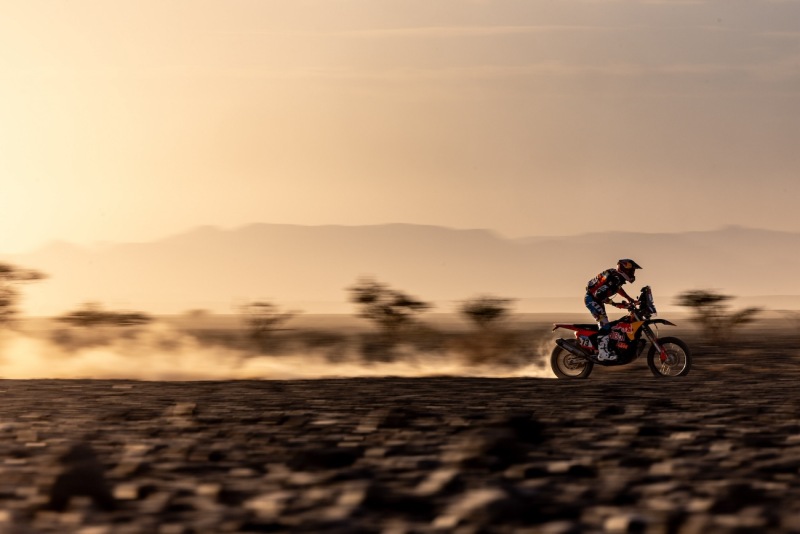 Edgar Canet of the Red Bull KTM Factory Racing during the Stage 3 of the Rally Dakar 2025 from Bisha to Al Henakiyah, Saudi Arabia on January 07, 2025. // Kin Marcin / Red Bull Content Pool // SI202501071357 // Usage for editorial use only //