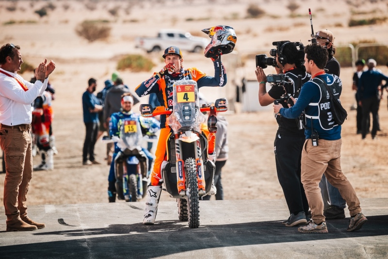 Rajd-Dakar-Rally-2025-Benavides-Canet-Sanders-Red-Bull-fot-KTM-2