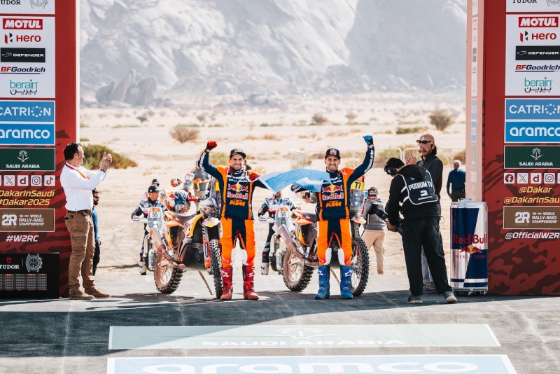 Rajd-Dakar-Rally-2025-Benavides-Canet-Sanders-Red-Bull-fot-KTM-3