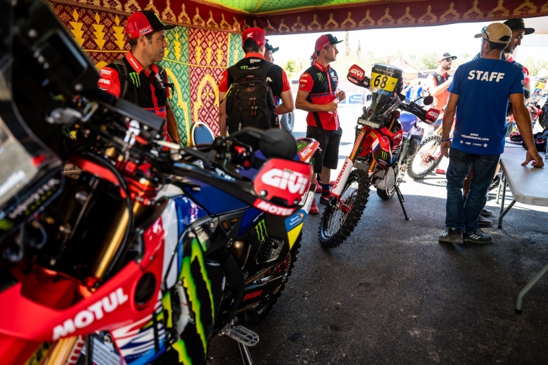 Rajd-Dakar-Rally-2025-Howes-Beveren-Buhler-Branch-Quintanilla-Brabec-Cornejo-HRC-Honda-Hero-fot-Monster-Energy-112