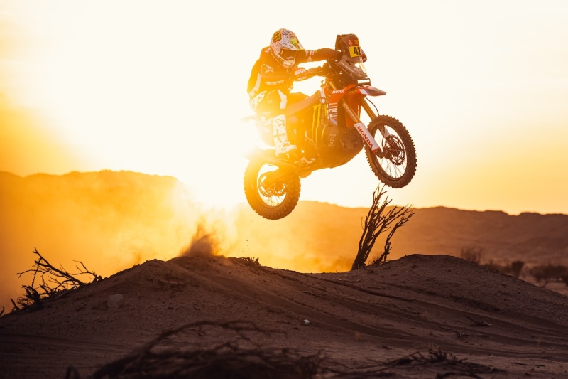 Rajd-Dakar-Rally-2025-Howes-Beveren-Buhler-Branch-Quintanilla-Brabec-Cornejo-HRC-Honda-Hero-fot-Monster-Energy-28