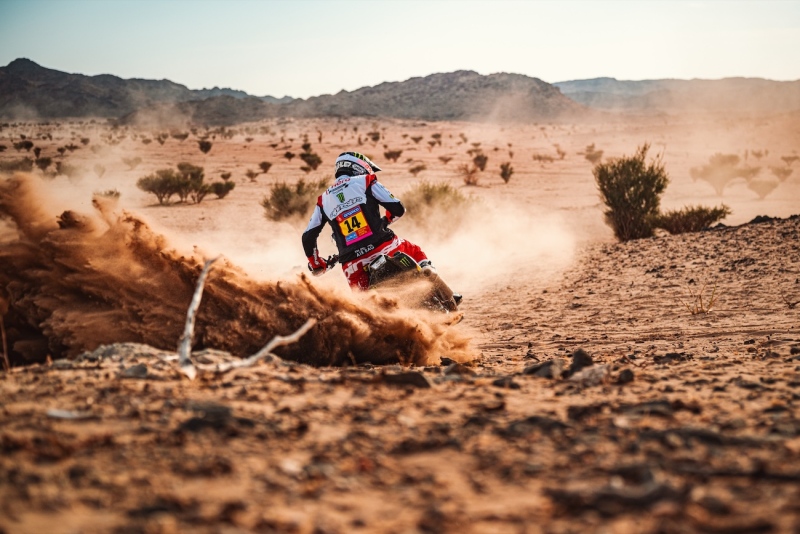 Rajd-Dakar-Rally-2025-Howes-Beveren-Buhler-Branch-Quintanilla-Brabec-Cornejo-HRC-Honda-Hero-fot-Monster-Energy-33