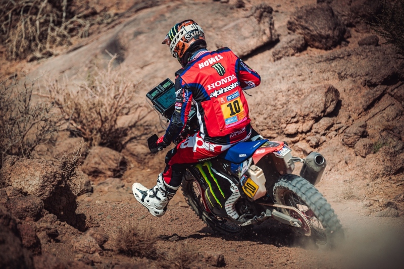 Rajd-Dakar-Rally-2025-Howes-Beveren-Buhler-Branch-Quintanilla-Brabec-Cornejo-HRC-Honda-Hero-fot-Monster-Energy-40