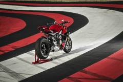 MY20_DUCATI_STREETFIGHTER-V4-S_AMBIENCE_18_UC101636_Mid