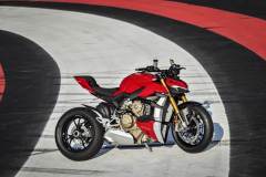 MY20_DUCATI_STREETFIGHTER-V4-S_AMBIENCE_29_UC101651_Mid