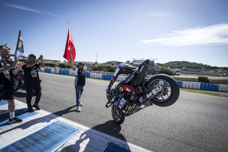 toprak-razgatlioglu-mistrz-swiata-wsbk-2024-jerez-hiszpania-fot-bmw-7