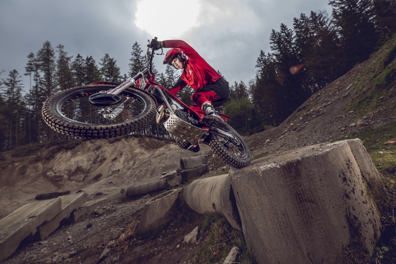 GasGas-Trial-TXT-2025-akcja-12