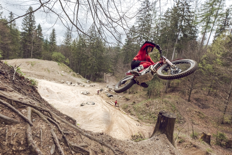 GasGas-Trial-TXT-2025-akcja-15