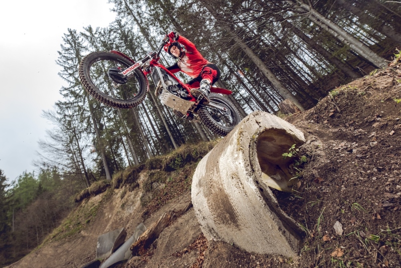 GasGas-Trial-TXT-2025-akcja-30