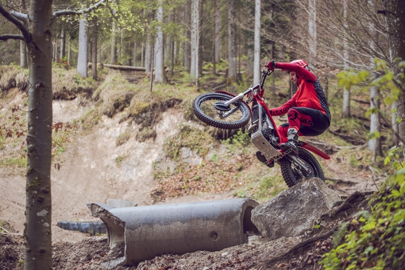 GasGas-Trial-TXT-2025-akcja-8