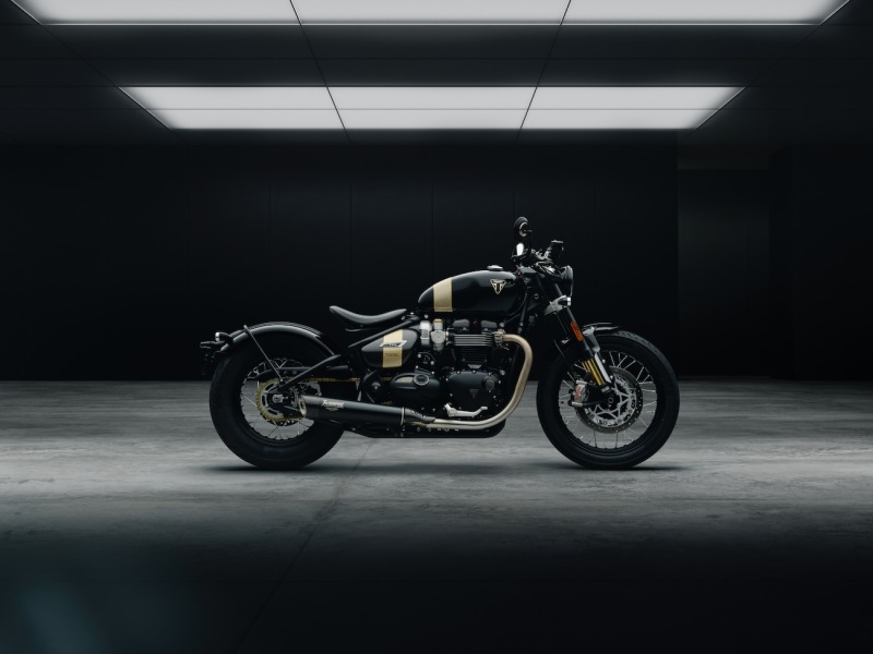 Triumph-Bonneville-Bobber-TFC-2025-1