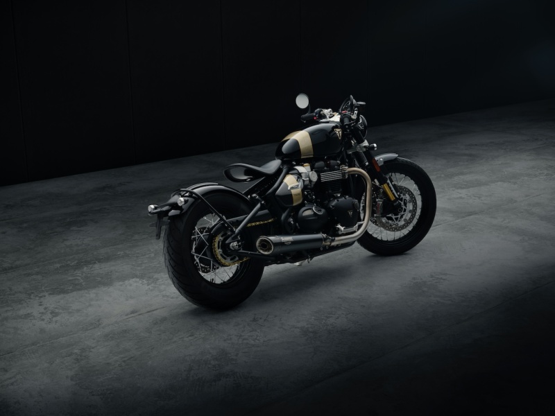 Triumph-Bonneville-Bobber-TFC-2025-3