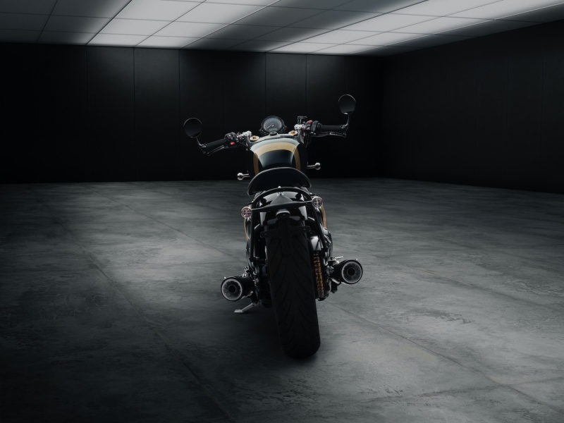 Triumph-Bonneville-Bobber-TFC-2025-5