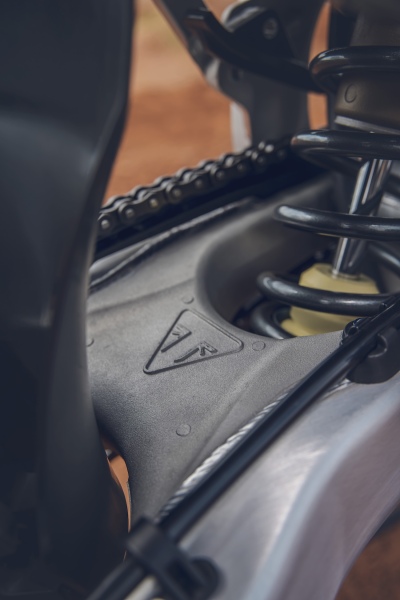 Triumph-TF-450-X-2026-detale-2