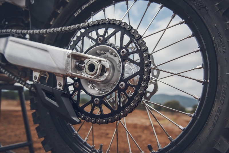 Triumph-TF-450-X-2026-detale-9