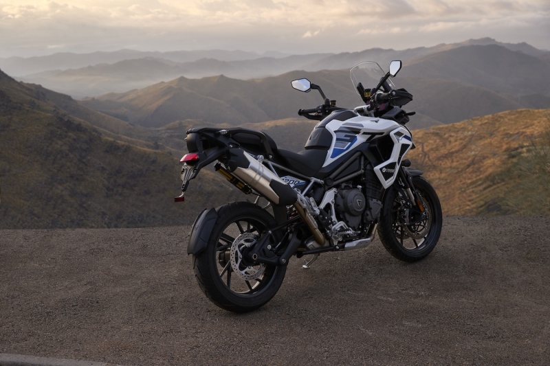 Triumph_Tiger_1200_Alpine_Edition_MY26_CW4I8431_GE