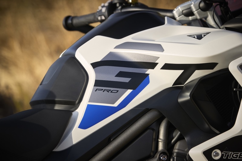 Triumph_Tiger_1200_Alpine_Edition_MY26_CW4I8618_GE