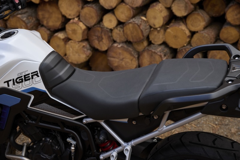 Triumph_Tiger_900_Alpine_Edition_MY26_CW4I9384_GE