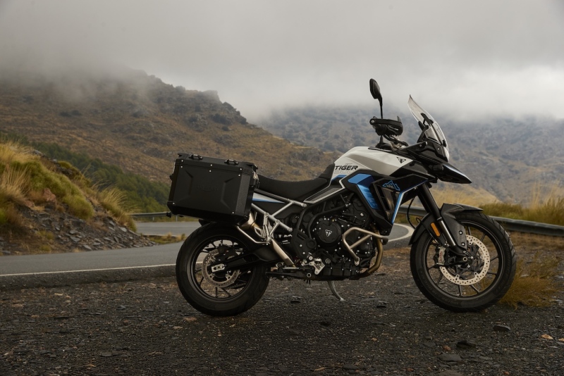 Triumph_Tiger_900_Alpine_Edition_MY26_CW4I9913_GE