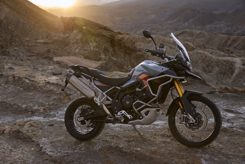 Triumph_Tiger_900_Desert_Edition_MY26_CW4I0641_GE