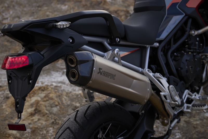 Triumph_Tiger_900_Desert_Edition_MY26_CW4I0721_GE