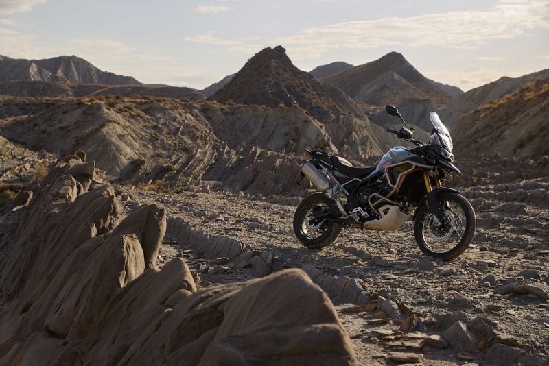 Triumph_Tiger_900_Desert_Edition_MY26_CW4I1071_GE