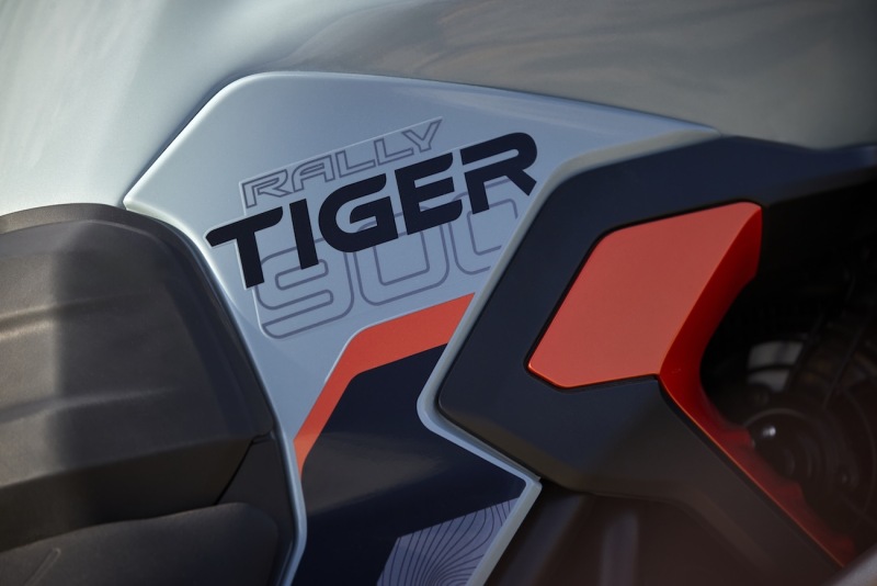 Triumph_Tiger_900_Desert_Edition_MY26_CW4I1184_GE