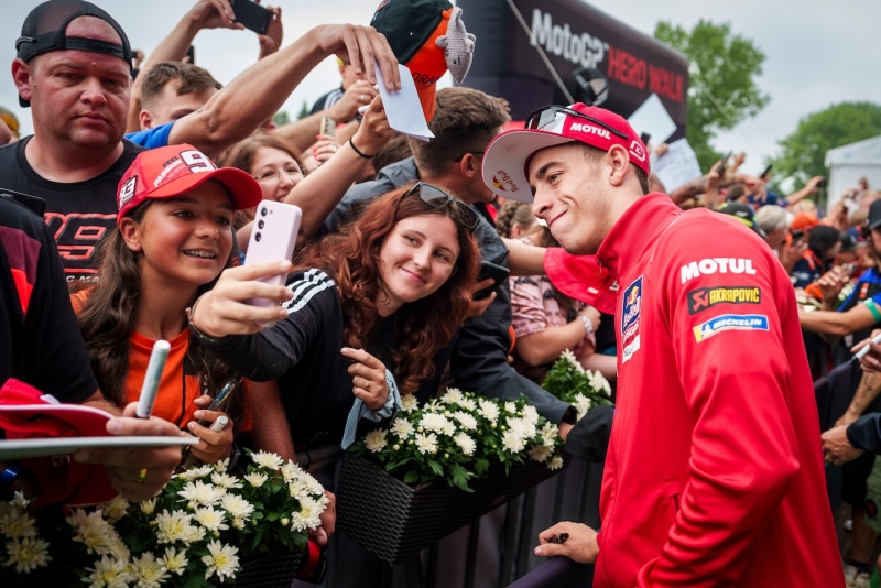 Licytuj autograf wybranego zawodnika MotoGP