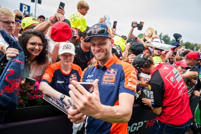 Licytuj autograf wybranego zawodnika MotoGP