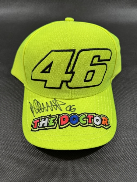 Licytuj czapkę Valentino Rossi z autografem