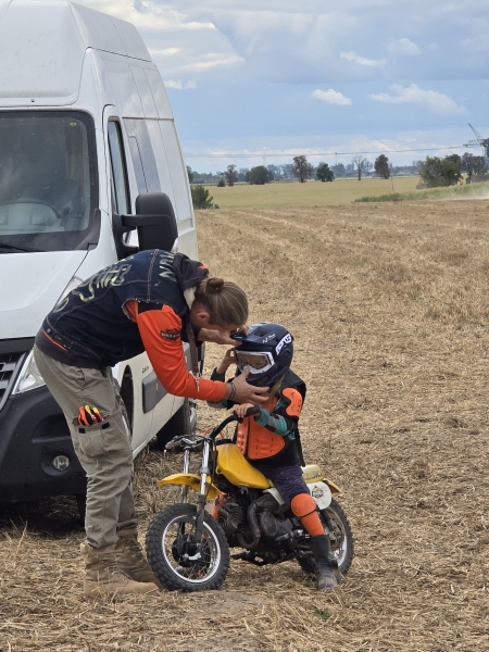 Cross-Country-Motocykli-Zabytkowych-i-Klasycznych-2025-10