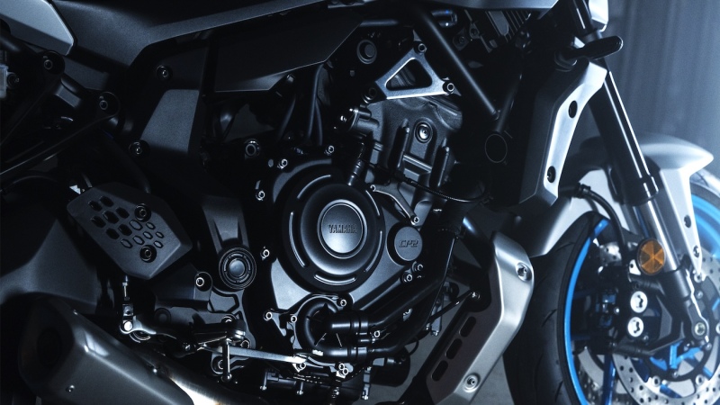 Yamaha-MT-07-2025-studio-8